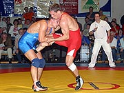 Im Freistil bis 74 kg besiegte Felix Menzel, Ralph Piterek mit 3:2 Punkten