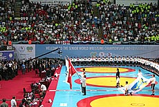 Ringen nicht attraktiv genug ? 12000 waren bei der Eröffnung der Weltmeisterschaft 2011 in Istanbul (TUR) anderer Meinung.