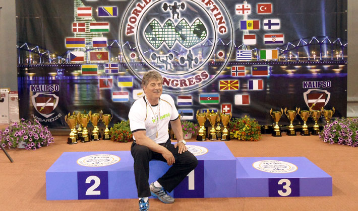 Ulrich Vetter stellte bei der Europameisterschaft im Karftsport in seiner Disziplin Bankdrücken einen neuen Weltrekord auf.