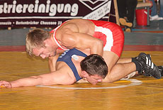 Bei den Deutschen Titelkämpfen der Ringer in Aschaffenburg gewann Damian Hartmann (75 kg) den Titel im griechisch-römischen Stil.