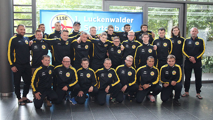 Der 1. LSC präsentiert sein Team für die Mannschaftskämpfe 2018 der Ringer in der Regional- und Oberliga im Luckenwalder Kreishaus.