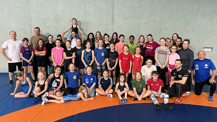Die Ringerinnen aus Frankfurt, Potsdam, Henningsdorf und Thalheim traffen sich zu einem gemeinsamen Trainingslager in Luckenwalde.