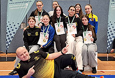 Unsere LSC-Ringerinnen erzielten bei den Landes-meisterschaften in Chemnitz bemerkenswerte Erfolge und sicherten sich vier Goldmedaillen sowie eine Bronzemedaille.