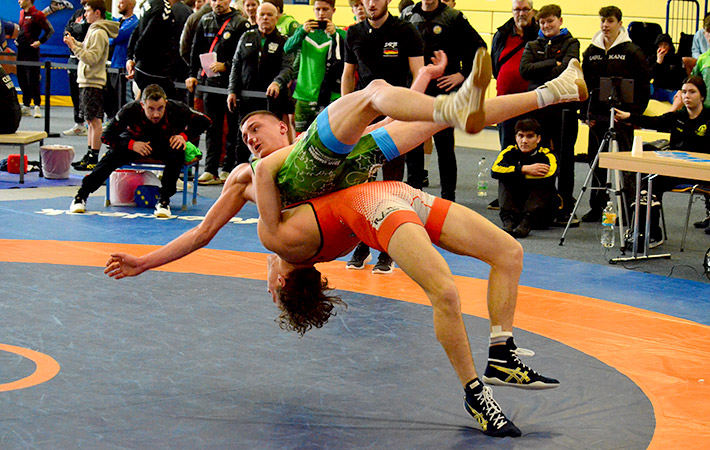 Der Luckenwalder Sportschüler Luca Schmal, der herausragende Greco-Kämpfer des RV Lübtheen, überzeugte bei der Mitteldeutschen Meisterschaft in der Klasse bis 71 kg mit beeindruckenden technischen Fähigkeiten.